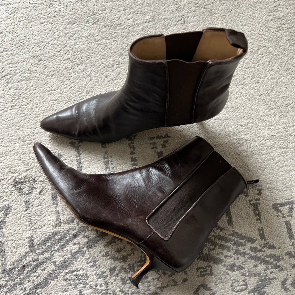 Manolo Blahnik Dark Brown Leather Ankle Boots size 39